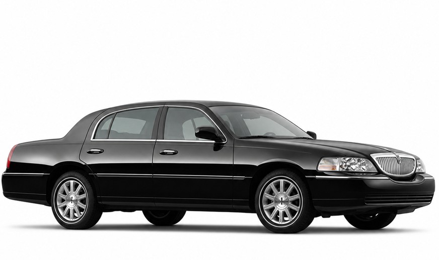 Classic Lincoln Town Car — Transfers Puerto Plata fleet